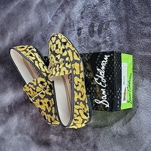 Sam Edelman Lior yellow and black buckle top velvet loafers 7